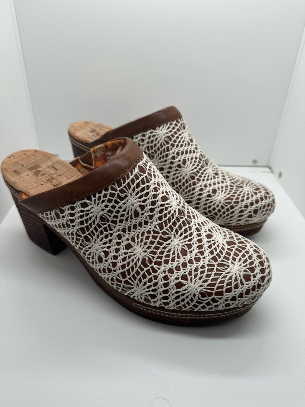 KORKS Nora Natural Tan Crochet Clog Mules Size 11